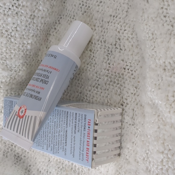 First Aid Beauty Hydrating Eye Cream with Hyaluronic Acid, 15ml/0.50fl oz - Picture 5 of 11